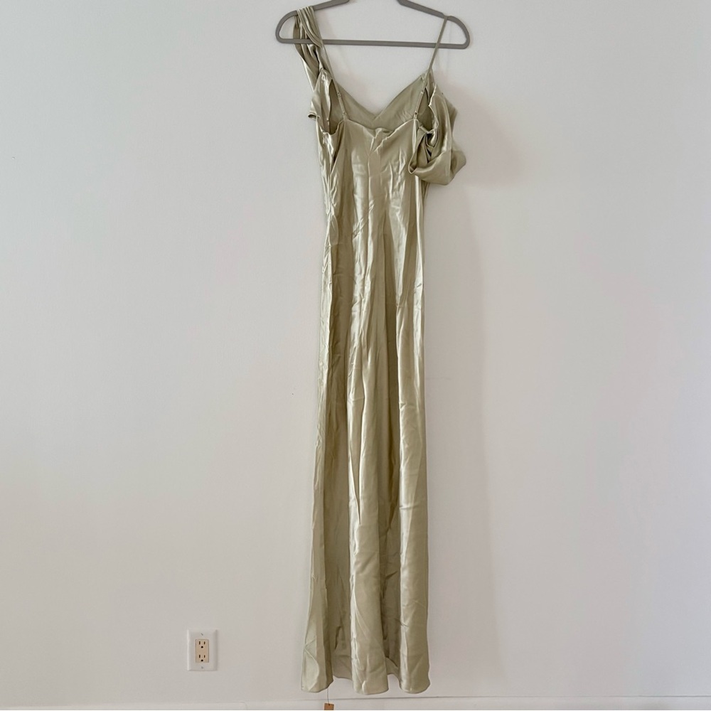 Reformation Ronda Silk Dress in Dried Herbs - Picture 5 of 9